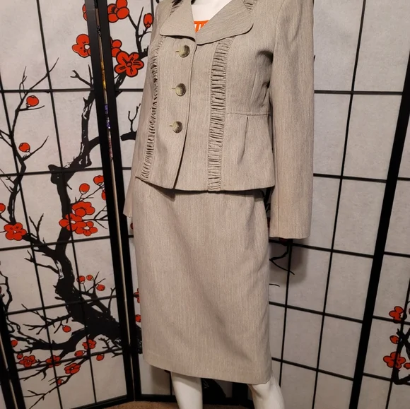 chinese dress ladies Le Suit Shawl Collar Long Sleeve Mini Herringbone Piping Detail Flap  Pockets Jacket with Mid Waist Button Zipper Closure Pockets Slim Pants (Two  Piece)| Available at Curated Brands in Los Angeles